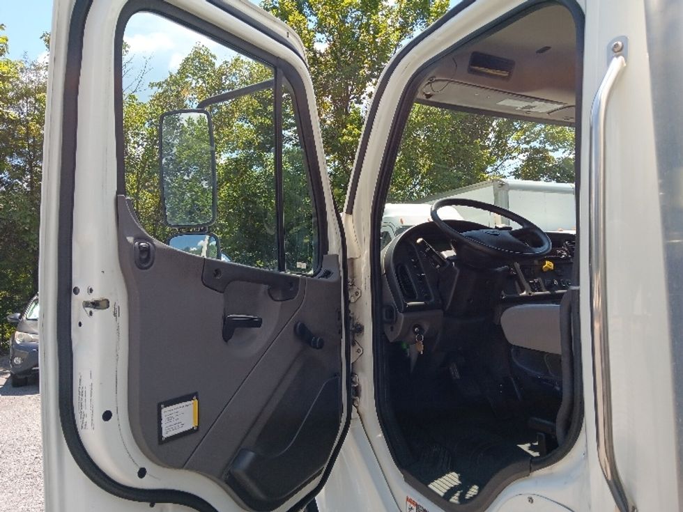 Medium Duty Box Truck-Light and Medium Duty Trucks-Freightliner-2020-M2-Blountville-TN-267,910\n\t\tmiles-$ 32,250 - Image 16