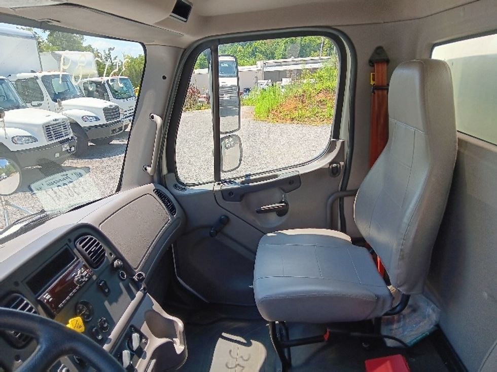 Medium Duty Box Truck-Light and Medium Duty Trucks-Freightliner-2020-M2-Blountville-TN-267,910\n\t\tmiles-$ 32,250 - Image 19