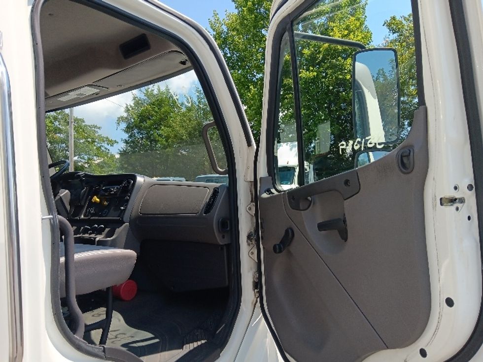 Medium Duty Box Truck-Light and Medium Duty Trucks-Freightliner-2020-M2-Blountville-TN-267,910\n\t\tmiles-$ 32,250 - Image 20
