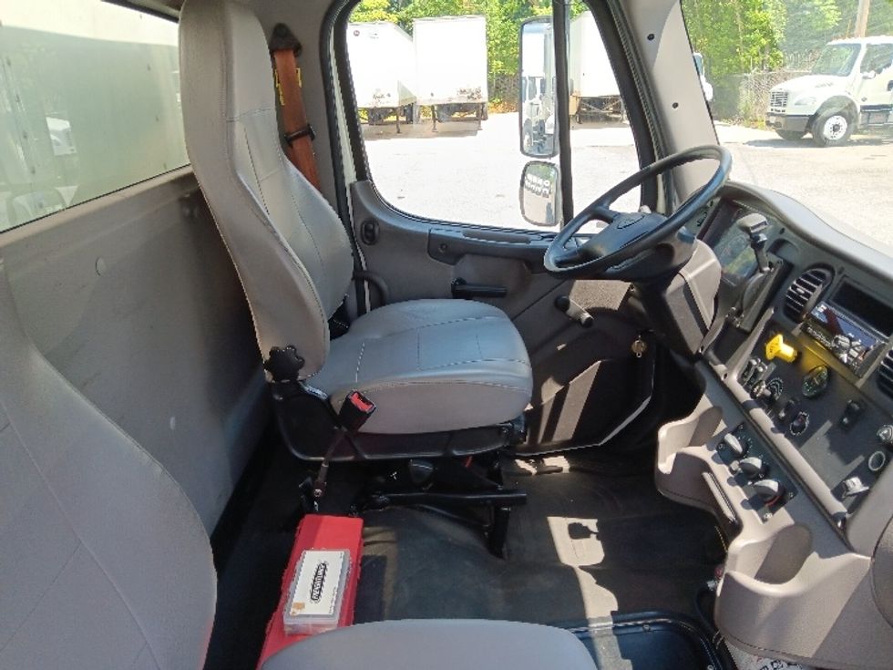 Medium Duty Box Truck-Light and Medium Duty Trucks-Freightliner-2020-M2-Blountville-TN-267,910\n\t\tmiles-$ 32,250 - Image 22