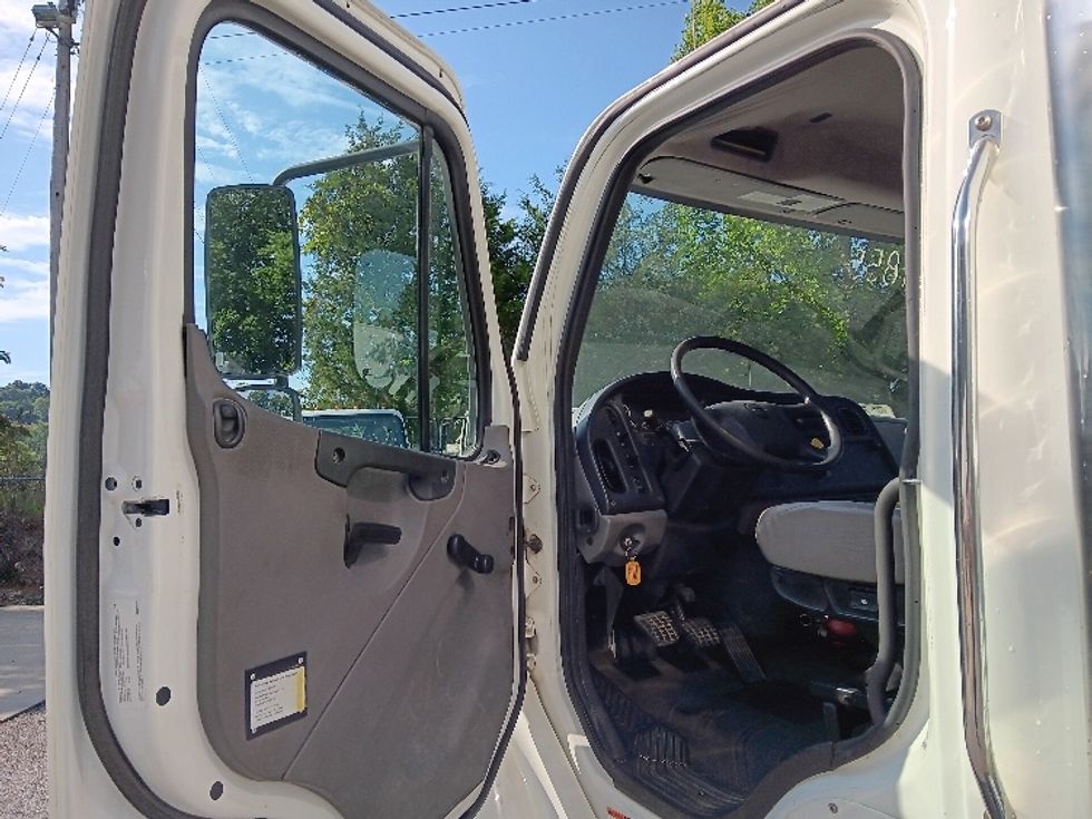 Medium Duty Box Truck-Light and Medium Duty Trucks-Freightliner-2020-M2-Blountville-TN-42,729\n\t\tmiles-$ 61,500 - Image 16