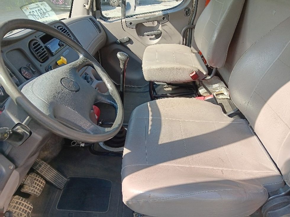 Medium Duty Box Truck-Light and Medium Duty Trucks-Freightliner-2020-M2-Blountville-TN-42,729\n\t\tmiles-$ 61,500 - Image 17