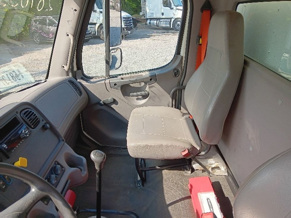 Medium Duty Box Truck-Light and Medium Duty Trucks-Freightliner-2020-M2-Blountville-TN-42,729\n\t\tmiles-$ 61,500 - Image 19