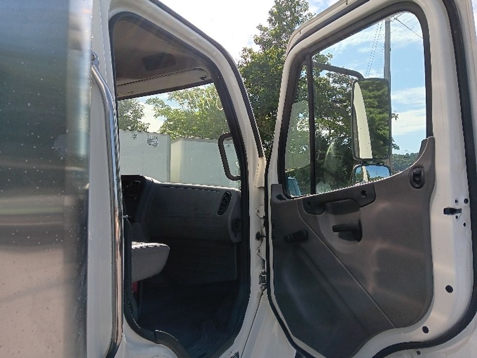 Medium Duty Box Truck-Light and Medium Duty Trucks-Freightliner-2020-M2-Blountville-TN-42,729\n\t\tmiles-$ 61,500 - Image 20