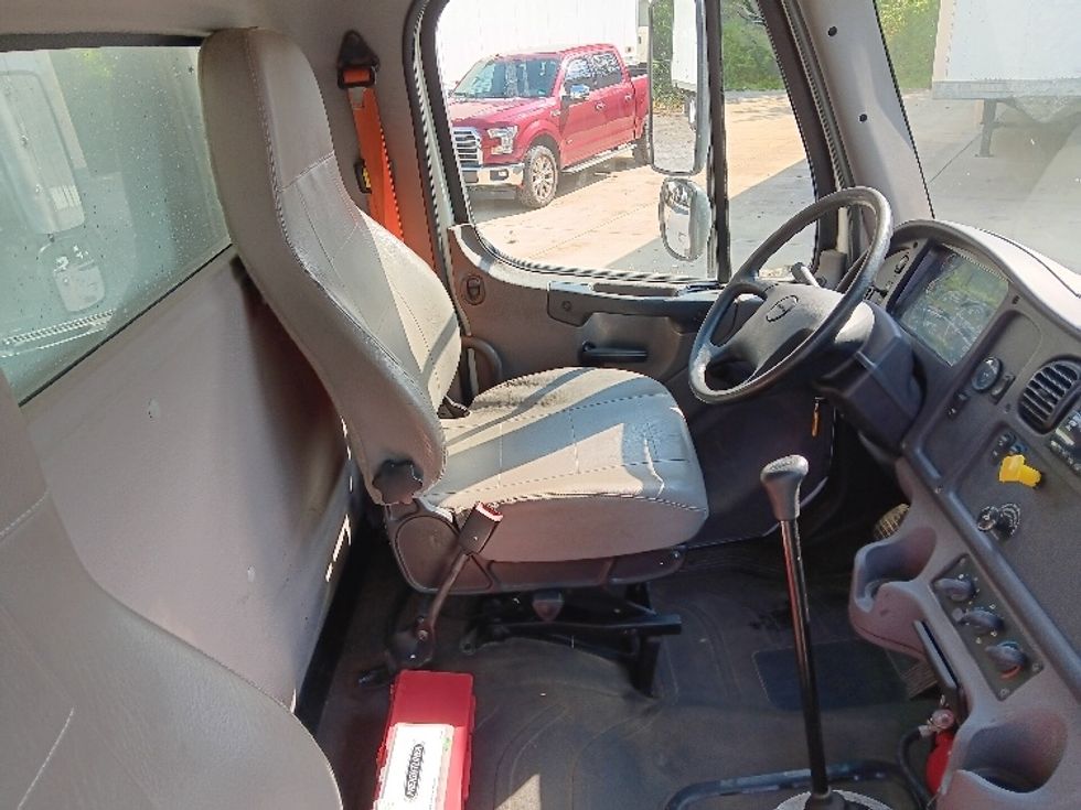 Medium Duty Box Truck-Light and Medium Duty Trucks-Freightliner-2020-M2-Blountville-TN-42,729\n\t\tmiles-$ 61,500 - Image 22