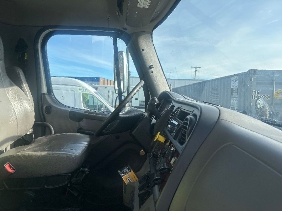 Medium Duty Box Truck-Light and Medium Duty Trucks-Freightliner-2020-M2-Braintree-MA-189,090\n\t\tmiles-$ 48,250 - Image 21