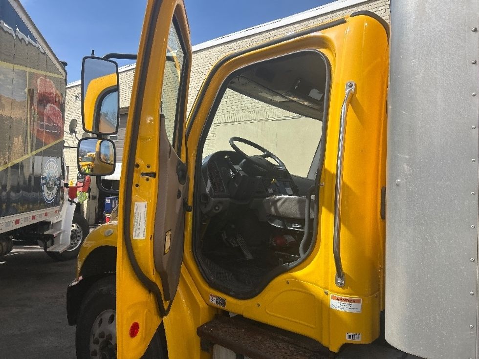Medium Duty Box Truck-Light and Medium Duty Trucks-Freightliner-2020-M2-Braintree-MA-217,162\n\t\tmiles-$ 34,500 - Image 17