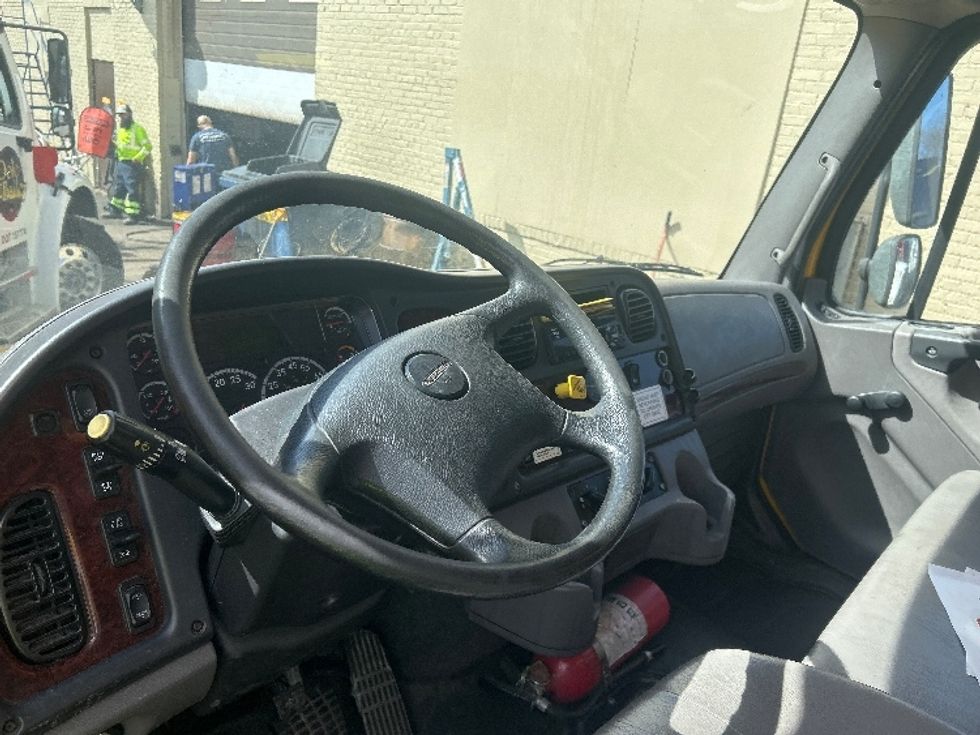 Medium Duty Box Truck-Light and Medium Duty Trucks-Freightliner-2020-M2-Braintree-MA-217,162\n\t\tmiles-$ 34,500 - Image 18