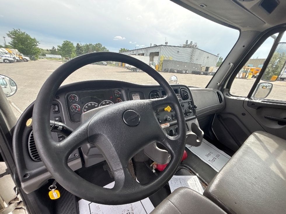 Medium Duty Box Truck-Light and Medium Duty Trucks-Freightliner-2020-M2-Brampton-ON-325,779\n\t\tkm-$ 72,500 - Image 17