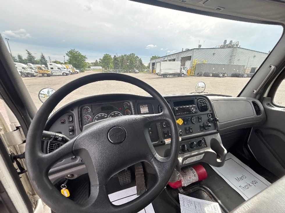Medium Duty Box Truck-Light and Medium Duty Trucks-Freightliner-2020-M2-Brampton-ON-325,779\n\t\tkm-$ 72,500 - Image 18