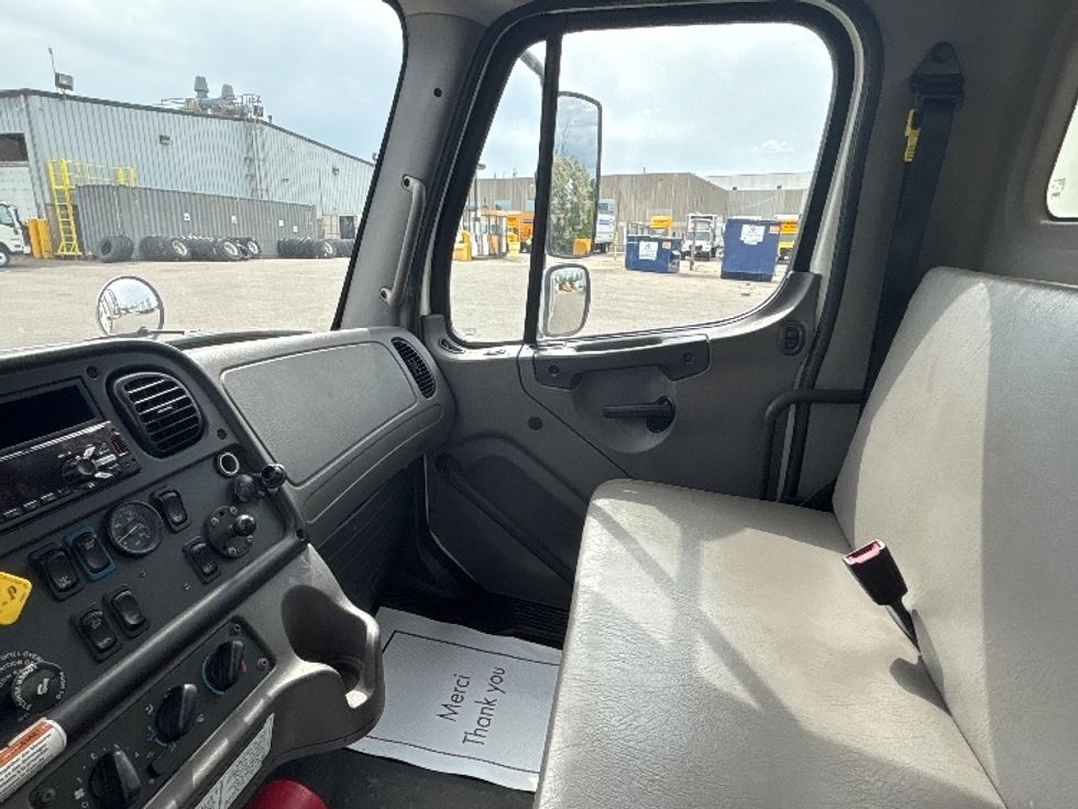 Medium Duty Box Truck-Light and Medium Duty Trucks-Freightliner-2020-M2-Brampton-ON-325,779\n\t\tkm-$ 72,500 - Image 19