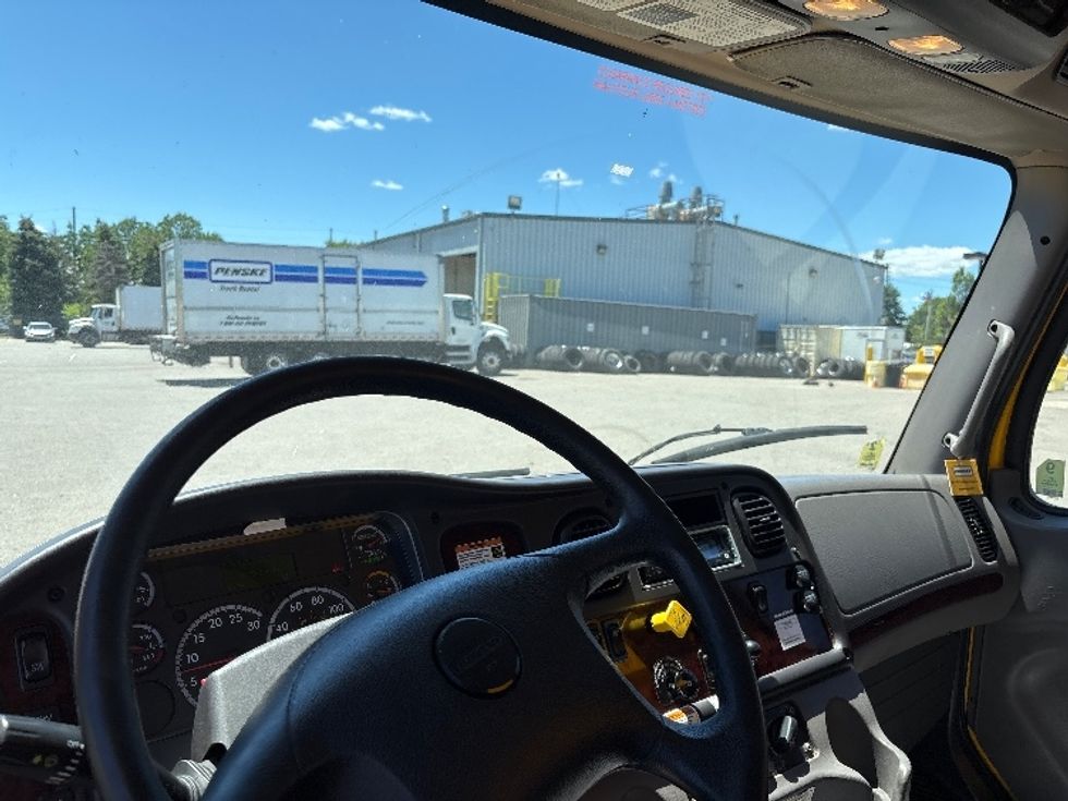 Medium Duty Box Truck-Light and Medium Duty Trucks-Freightliner-2020-M2-Brampton-ON-347,599\n\t\tkm-$ 45,000 - Image 17