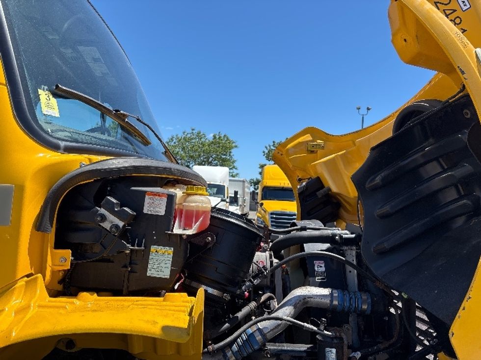 Medium Duty Box Truck-Light and Medium Duty Trucks-Freightliner-2020-M2-Brampton-ON-347,599\n\t\tkm-$ 45,000 - Image 23