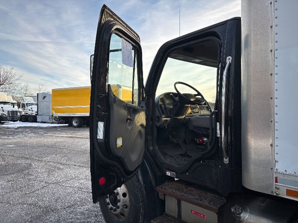 Medium Duty Box Truck-Light and Medium Duty Trucks-Freightliner-2020-M2-Brook Park-OH-155,831\n\t\tmiles-$ 58,250 - Image 15