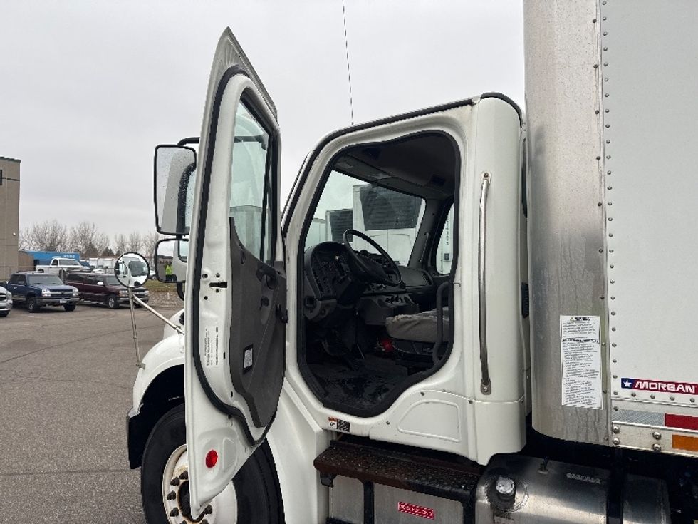 Medium Duty Box Truck-Light and Medium Duty Trucks-Freightliner-2020-M2-Brooklyn Park-MN-110,822\n\t\tmiles-$ 64,000 - Image 16
