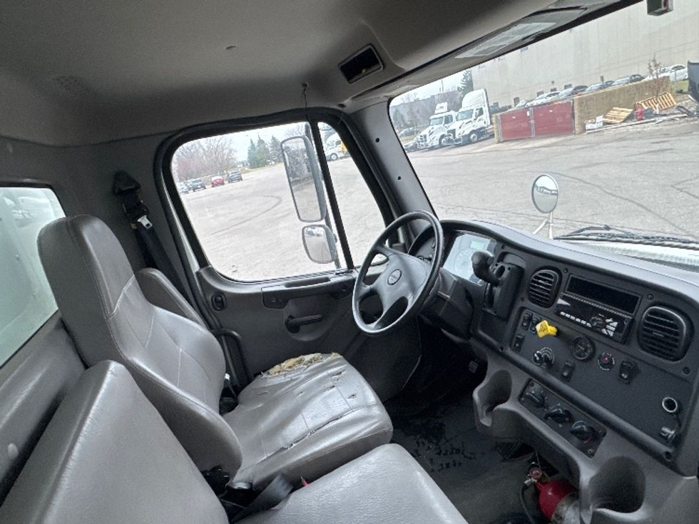 Medium Duty Box Truck-Light and Medium Duty Trucks-Freightliner-2020-M2-Brooklyn Park-MN-110,822\n\t\tmiles-$ 64,000 - Image 22