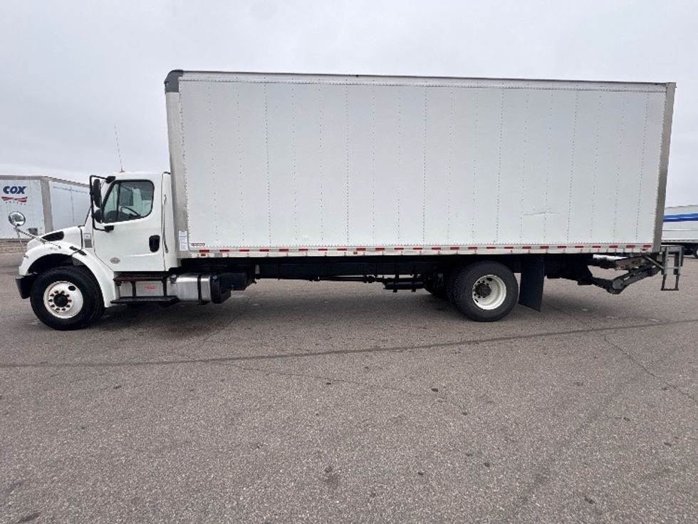 Medium Duty Box Truck-Light and Medium Duty Trucks-Freightliner-2020-M2-Brooklyn Park-MN-110,822\n\t\tmiles-$ 64,000 - Image 4