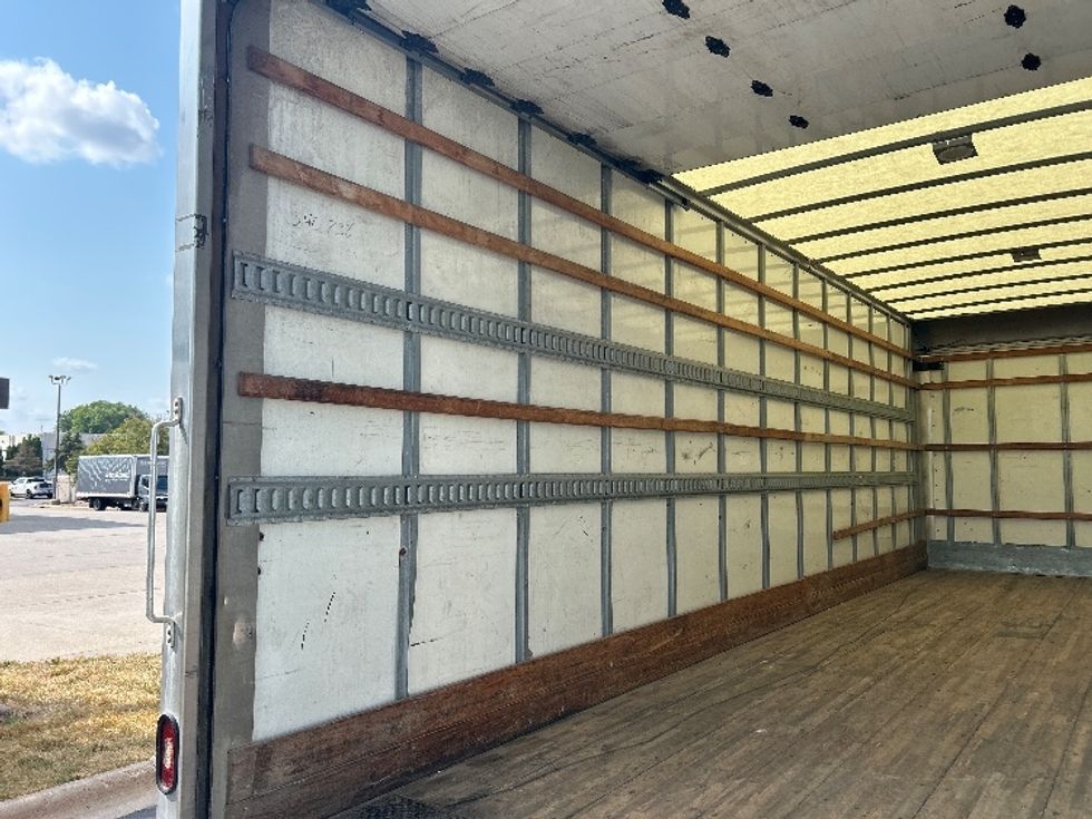 Medium Duty Box Truck-Light and Medium Duty Trucks-Freightliner-2020-M2-Brooklyn Park-MN-132,954\n\t\tmiles-$ 60,750 - Image 11