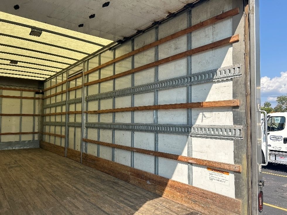 Medium Duty Box Truck-Light and Medium Duty Trucks-Freightliner-2020-M2-Brooklyn Park-MN-132,954\n\t\tmiles-$ 60,750 - Image 12