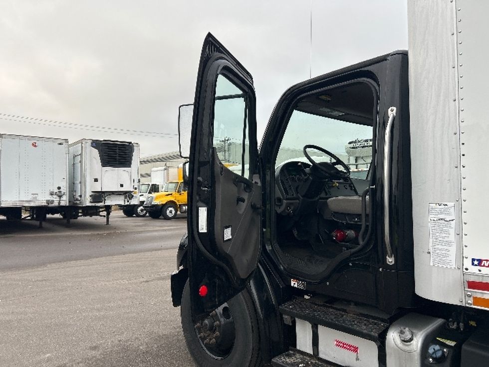 Medium Duty Box Truck-Light and Medium Duty Trucks-Freightliner-2020-M2-Brooklyn Park-MN-135,540\n\t\tmiles-$ 50,750 - Image 15