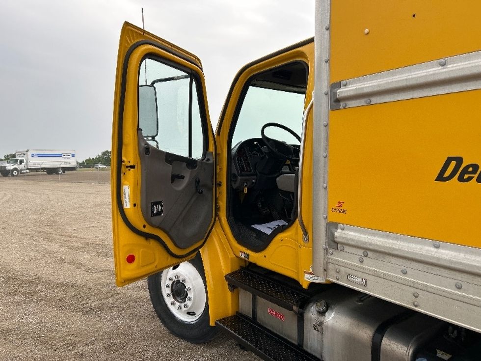 Medium Duty Box Truck-Light and Medium Duty Trucks-Freightliner-2020-M2-Brooklyn Park-MN-162,262\n\t\tmiles-$ 62,750 - Image 16