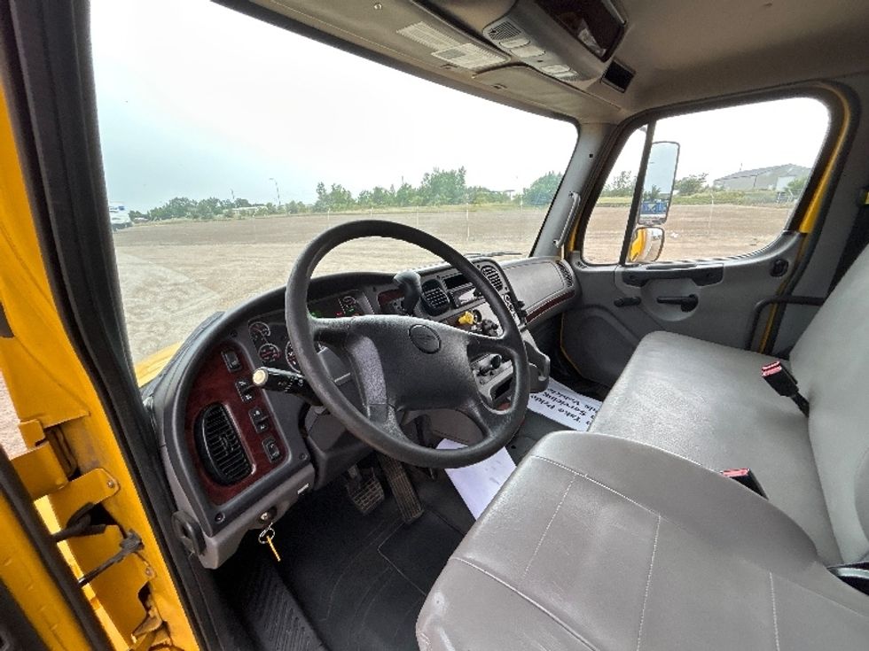 Medium Duty Box Truck-Light and Medium Duty Trucks-Freightliner-2020-M2-Brooklyn Park-MN-162,262\n\t\tmiles-$ 62,750 - Image 17