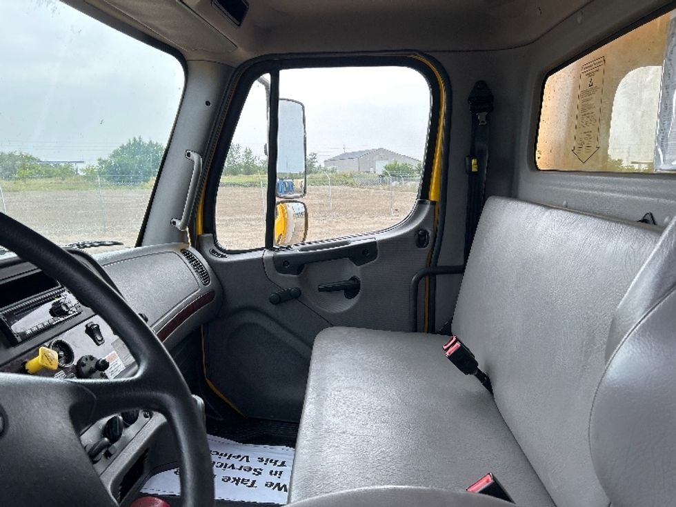 Medium Duty Box Truck-Light and Medium Duty Trucks-Freightliner-2020-M2-Brooklyn Park-MN-162,262\n\t\tmiles-$ 62,750 - Image 19