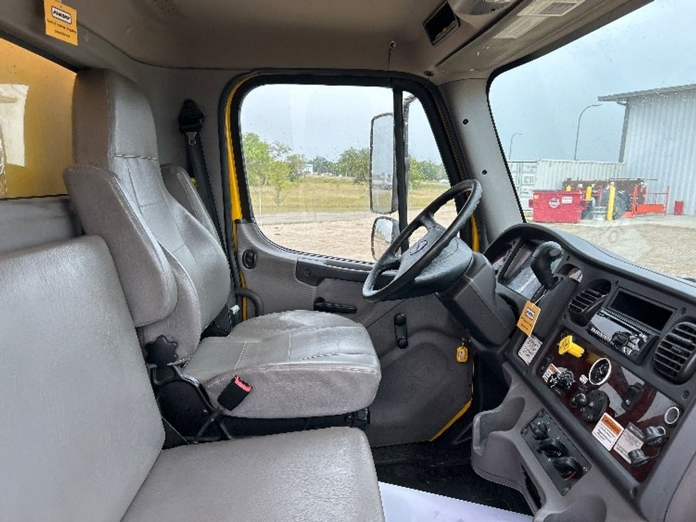 Medium Duty Box Truck-Light and Medium Duty Trucks-Freightliner-2020-M2-Brooklyn Park-MN-162,262\n\t\tmiles-$ 62,750 - Image 22