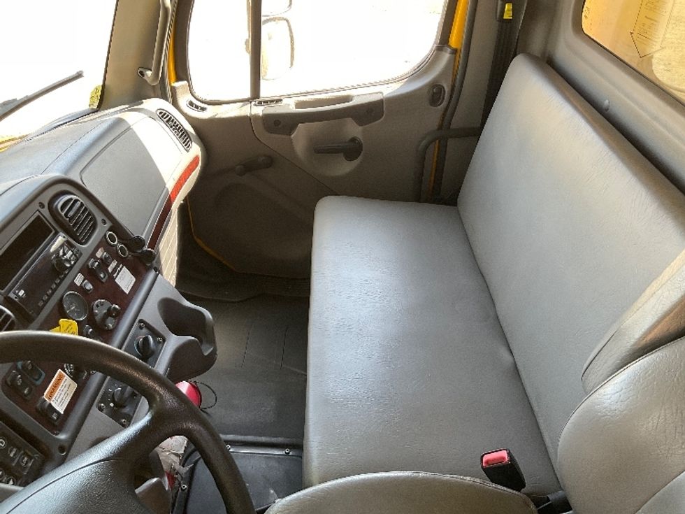 Medium Duty Box Truck-Light and Medium Duty Trucks-Freightliner-2020-M2-Brooklyn Park-MN-204,293\n\t\tmiles-$ 36,500 - Image 19