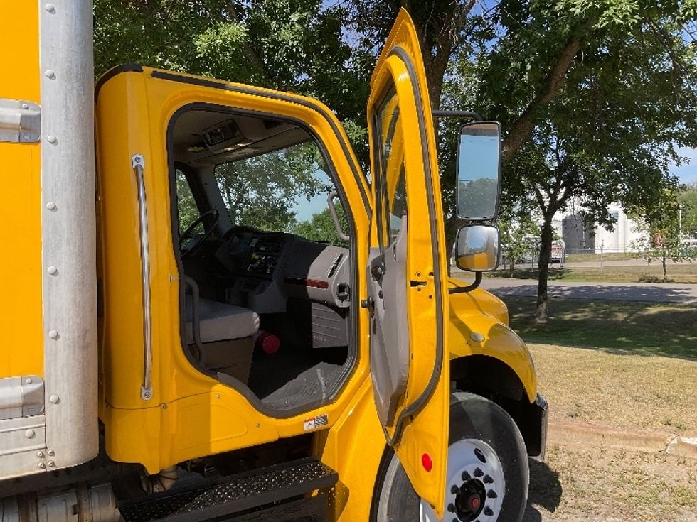 Medium Duty Box Truck-Light and Medium Duty Trucks-Freightliner-2020-M2-Brooklyn Park-MN-204,293\n\t\tmiles-$ 36,500 - Image 20