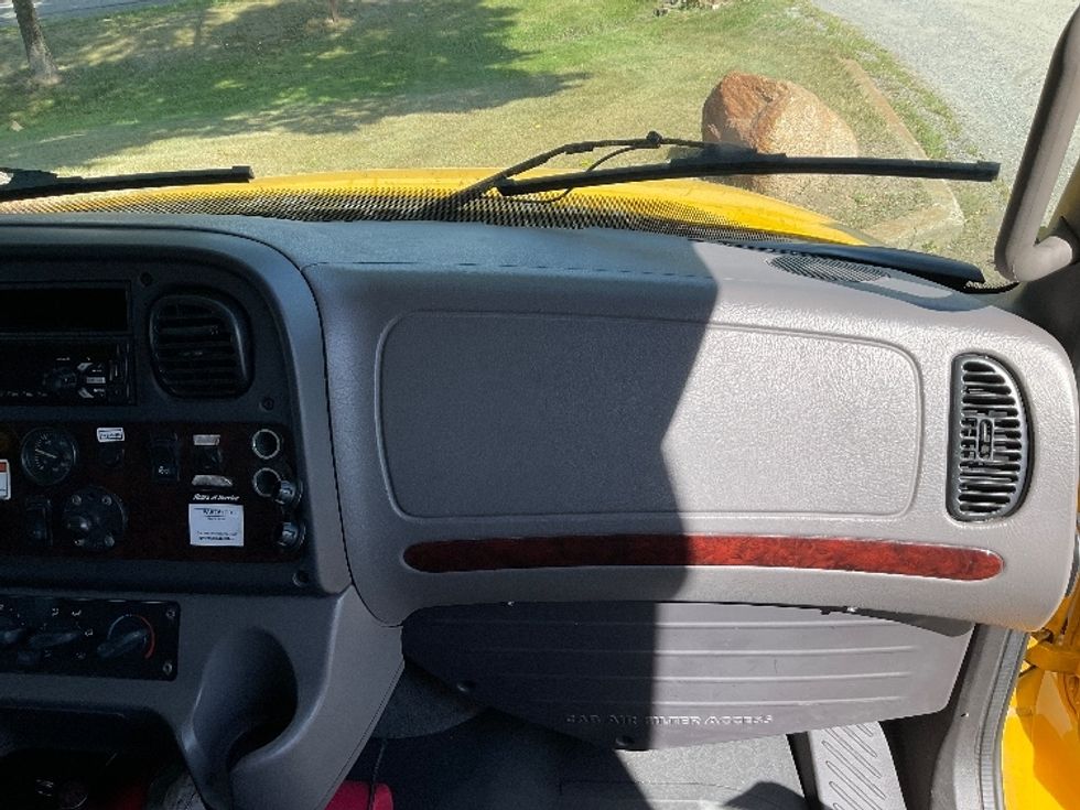 Medium Duty Box Truck-Light and Medium Duty Trucks-Freightliner-2020-M2-Brooklyn Park-MN-204,293\n\t\tmiles-$ 36,500 - Image 21
