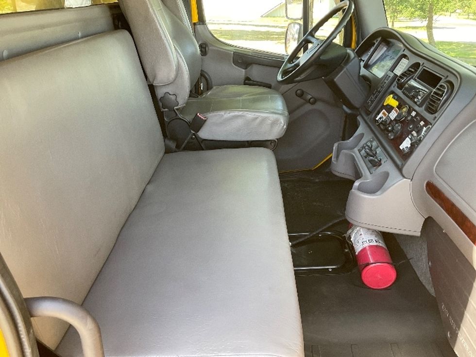 Medium Duty Box Truck-Light and Medium Duty Trucks-Freightliner-2020-M2-Brooklyn Park-MN-204,293\n\t\tmiles-$ 36,500 - Image 22