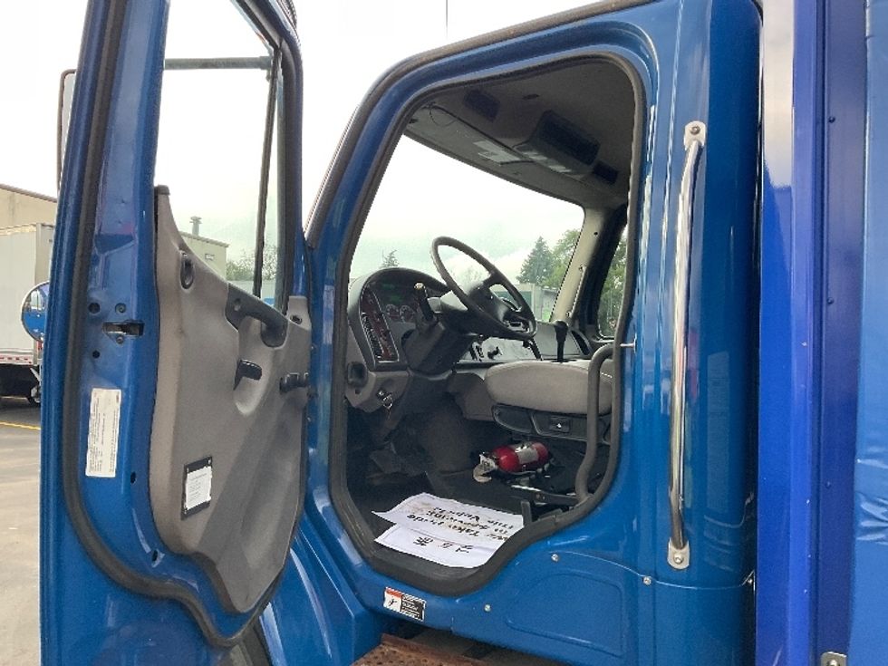 Medium Duty Box Truck-Light and Medium Duty Trucks-Freightliner-2020-M2-Brooklyn Park-MN-230,705\n\t\tmiles-$ 37,000 - Image 16