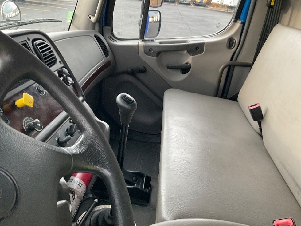 Medium Duty Box Truck-Light and Medium Duty Trucks-Freightliner-2020-M2-Brooklyn Park-MN-230,705\n\t\tmiles-$ 37,000 - Image 18