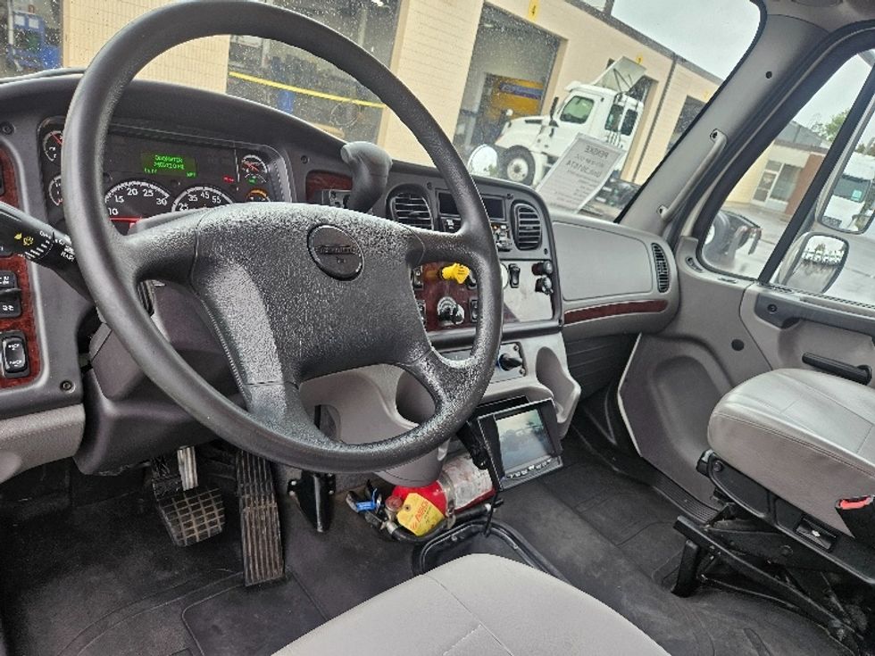 Medium Duty Box Truck-Light and Medium Duty Trucks-Freightliner-2020-M2-Brooklyn Park-MN-260,496\n\t\tmiles-$ 38,250 - Image 16