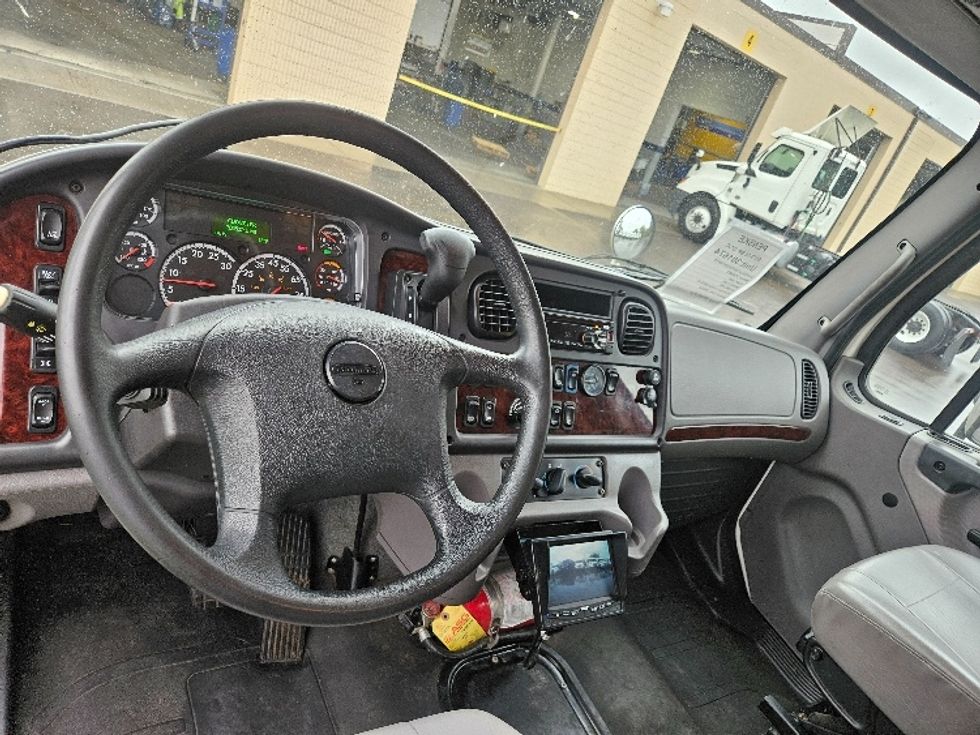 Medium Duty Box Truck-Light and Medium Duty Trucks-Freightliner-2020-M2-Brooklyn Park-MN-260,496\n\t\tmiles-$ 38,250 - Image 17