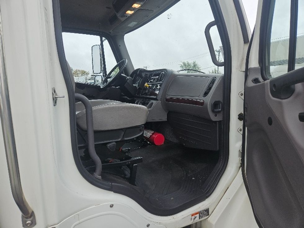 Medium Duty Box Truck-Light and Medium Duty Trucks-Freightliner-2020-M2-Brooklyn Park-MN-260,496\n\t\tmiles-$ 38,250 - Image 19