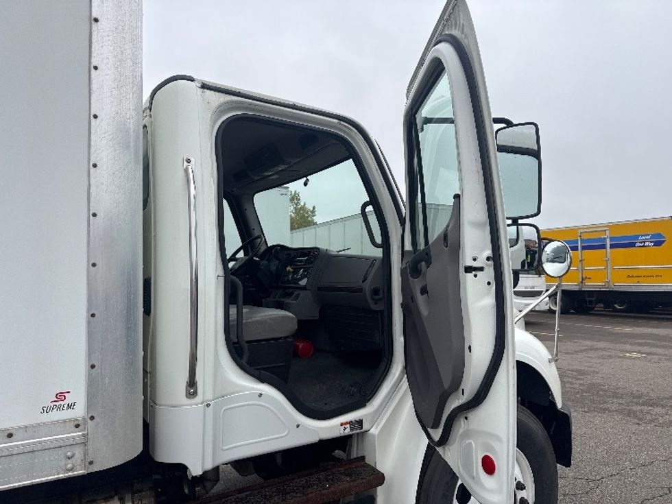 Medium Duty Box Truck-Light and Medium Duty Trucks-Freightliner-2020-M2-Brooklyn Park-MN-285,814\n\t\tmiles-$ 35,500 - Image 20