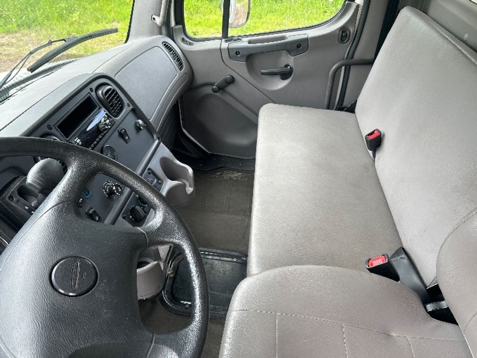 Medium Duty Box Truck-Light and Medium Duty Trucks-Freightliner-2020-M2-Brooklyn Park-MN-40,237\n\t\tmiles-$ 65,250 - Image 18