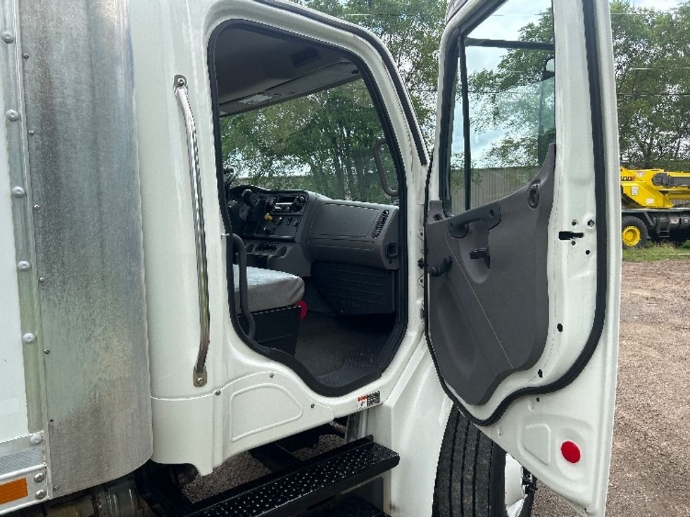 Medium Duty Box Truck-Light and Medium Duty Trucks-Freightliner-2020-M2-Brooklyn Park-MN-40,237\n\t\tmiles-$ 65,250 - Image 19