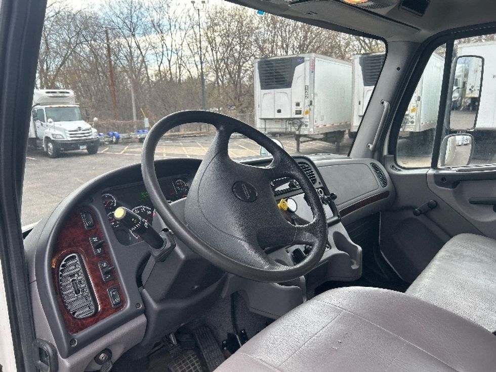 Medium Duty Box Truck-Light and Medium Duty Trucks-Freightliner-2020-M2-Brooklyn Park-MN-49,243\n\t\tmiles-$ 73,000 - Image 17