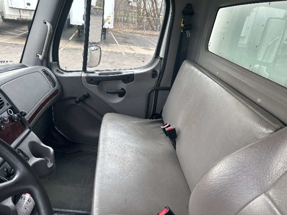 Medium Duty Box Truck-Light and Medium Duty Trucks-Freightliner-2020-M2-Brooklyn Park-MN-49,243\n\t\tmiles-$ 73,000 - Image 19