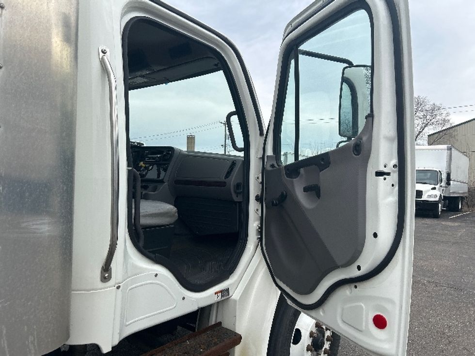 Medium Duty Box Truck-Light and Medium Duty Trucks-Freightliner-2020-M2-Brooklyn Park-MN-49,243\n\t\tmiles-$ 73,000 - Image 20