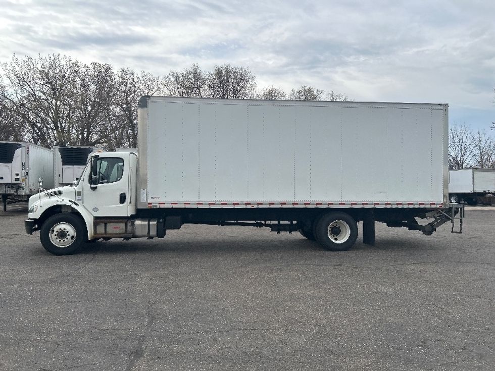 Medium Duty Box Truck-Light and Medium Duty Trucks-Freightliner-2020-M2-Brooklyn Park-MN-49,243\n\t\tmiles-$ 73,000 - Image 4