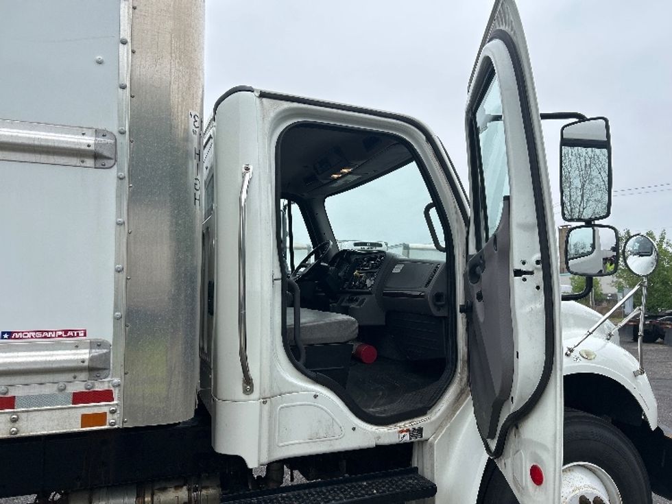 Medium Duty Box Truck-Light and Medium Duty Trucks-Freightliner-2020-M2-Brooklyn Park-MN-98,753\n\t\tmiles-$ 66,250 - Image 20