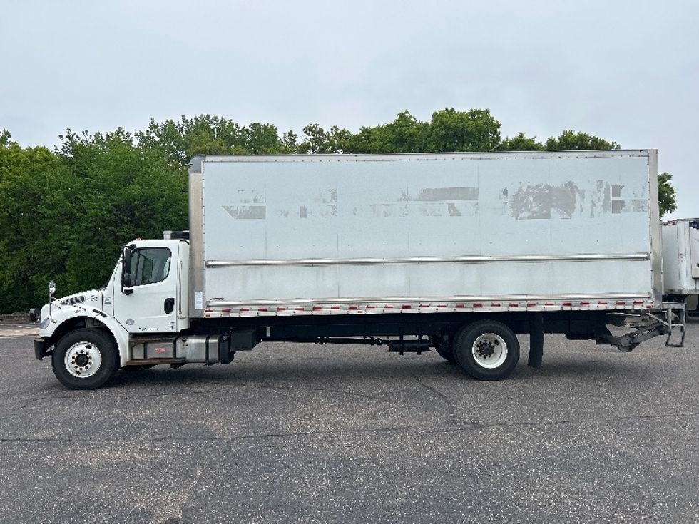 Medium Duty Box Truck-Light and Medium Duty Trucks-Freightliner-2020-M2-Brooklyn Park-MN-98,753\n\t\tmiles-$ 66,250 - Image 4
