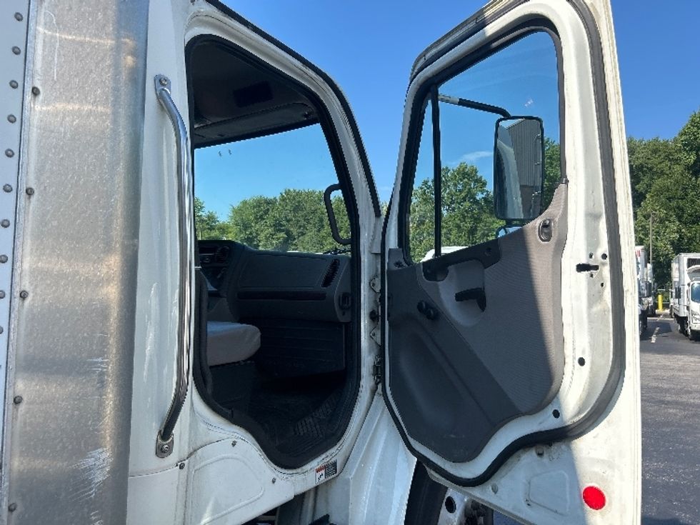 Medium Duty Box Truck-Light and Medium Duty Trucks-Freightliner-2020-M2-Burlington-NJ-180,589\n\t\tmiles-$ 50,750 - Image 20
