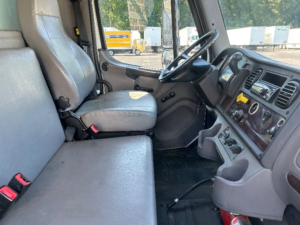 Medium Duty Box Truck-Light and Medium Duty Trucks-Freightliner-2020-M2-Burlington-NJ-180,589\n\t\tmiles-$ 50,750 - Image 22