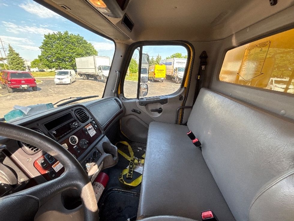 Medium Duty Box Truck-Light and Medium Duty Trucks-Freightliner-2020-M2-Burlington-ON-292,466\n\t\tkm-$ 61,750 - Image 15