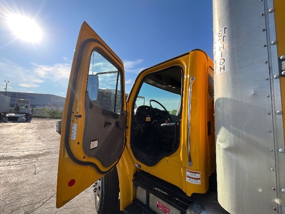 Medium Duty Box Truck-Light and Medium Duty Trucks-Freightliner-2020-M2-Burlington-ON-342,708\n\t\tkm-$ 54,250 - Image 16